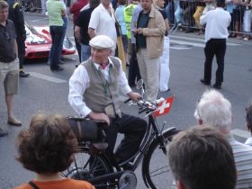 Fahrrad mit Hilfsmotor (1).JPG